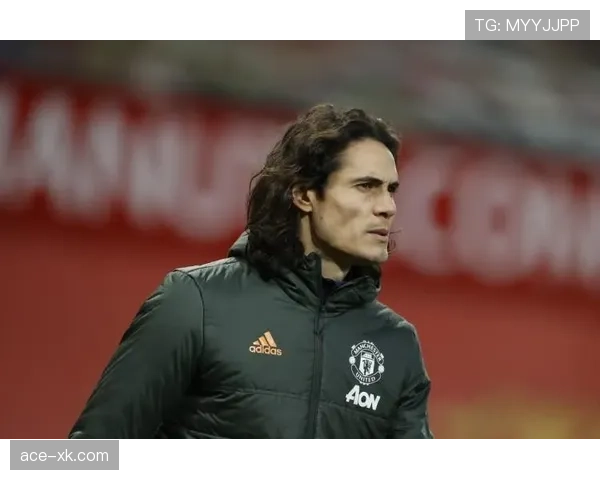 卡瓦尼拿着天价合同，逛菜市场像普通大叔，这反差笑抽我